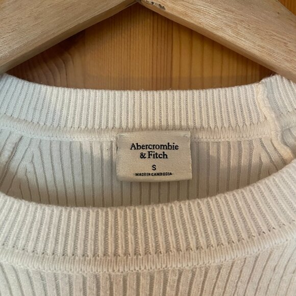 Size S Abercrombie & Fitch White Collarbone Cutout Slim Top - Picture 5 of 6